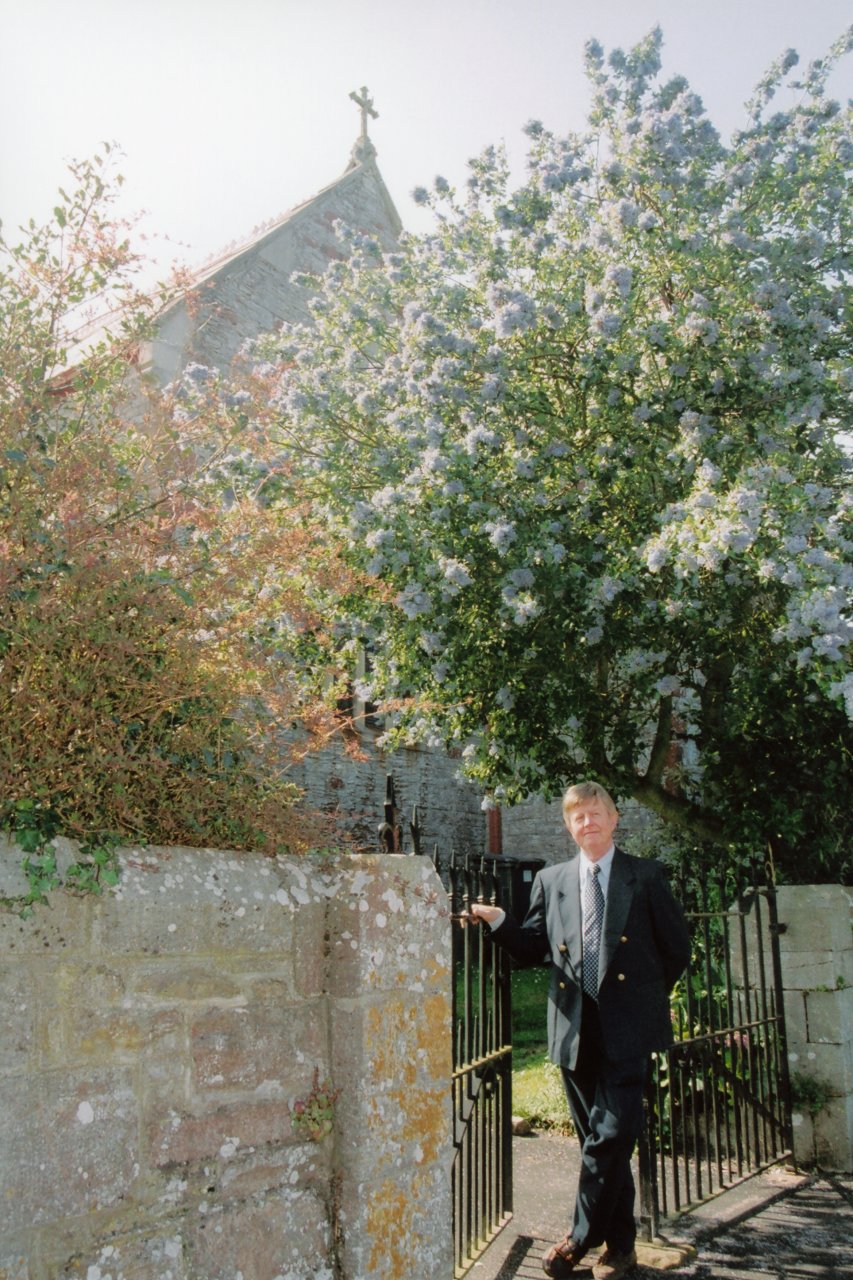 AandM trip to England May 2005- to bury his folks urns 5